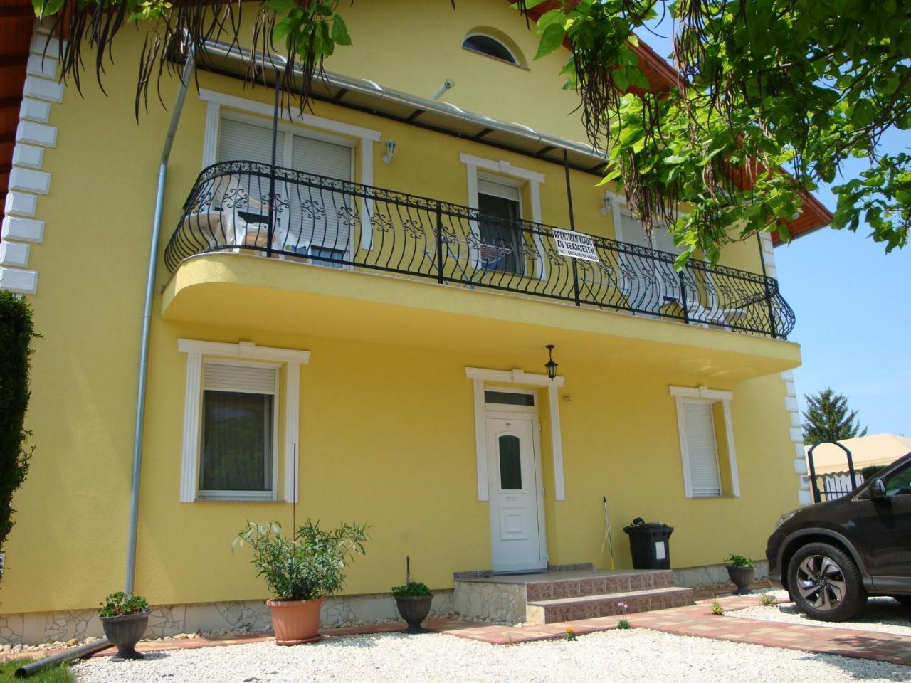 Yellow Apartmanhaz Bük 외부 사진